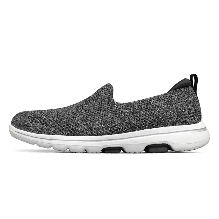China Hot Selling Fashion Style Outdoor Walking Light Weight Adult Men Shoes Casual